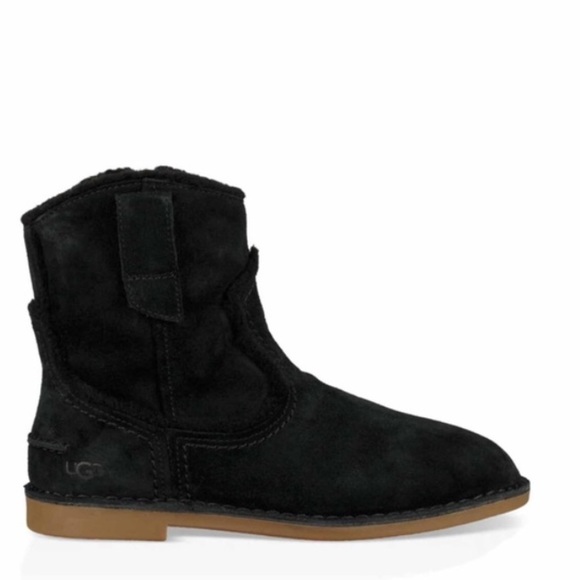 UGG Catica Black Ankle Boot - Picture 15 of 15